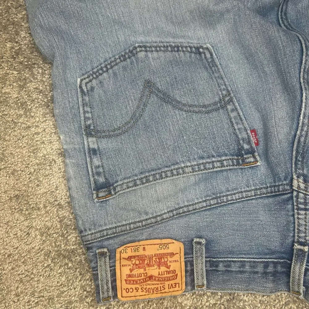 Levi’s 505 Men's Size 38x30 distressed soft broken in Jeans Denim Pants